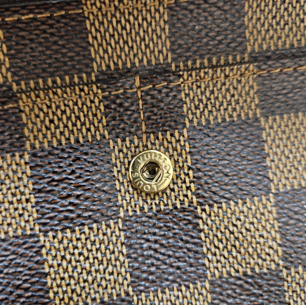 Louis Vuitton Sarah Wallet Damier Ebene | Authentic | Box & Dust Bag Included - Picture 15 of 17